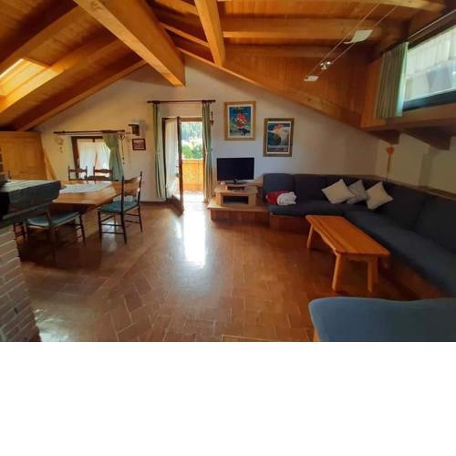 Comfortable mansard on the Dolomites, with terrace and Jacuzzi