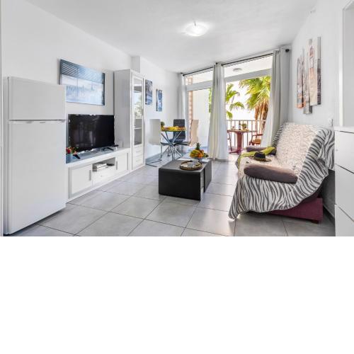 Comfortable pool view apartment