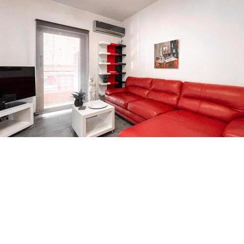Comfy 2 Bedroom Apartment with Balcony in Athens