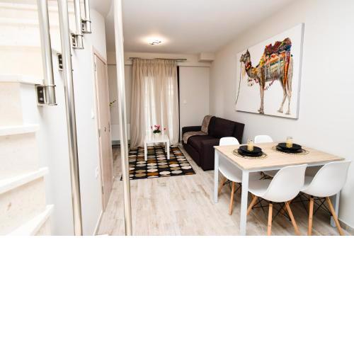Comfy and stylish apt2