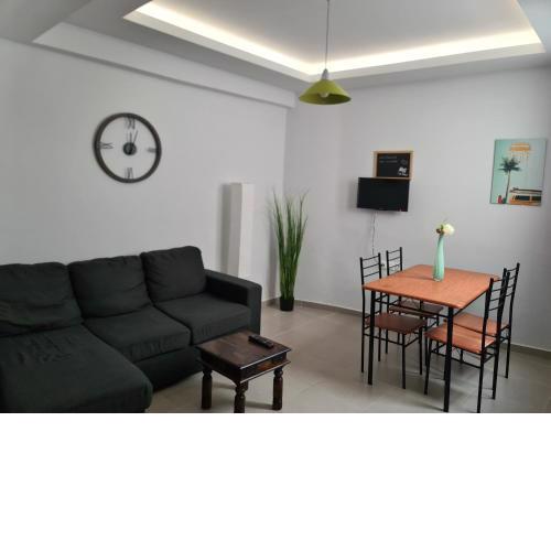Comfy apartment for 6 people in Heraklion