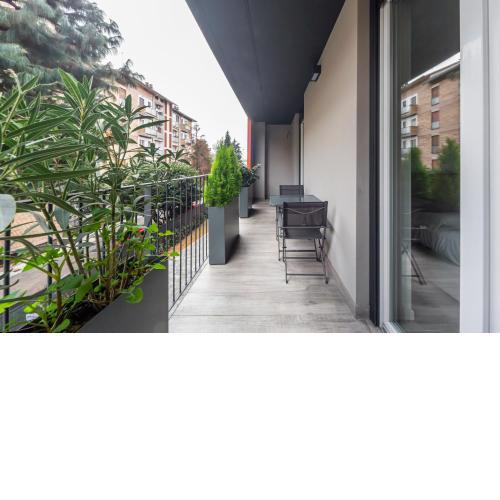 Comfy APT with Private Parking & Balcony