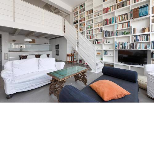 Comfy APT with Terrace - MM1 Turro