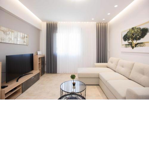Comfy Central 1 Bedroom Apt with Terrace and View
