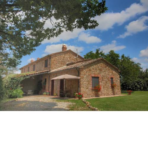 Comfy Farmhouse in Proceno with Swimming Pool
