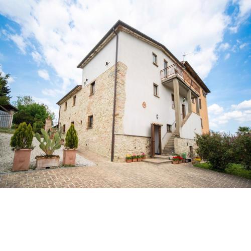 Comfy Farmhouse with Swimming Pool Terrace Garden BBQ