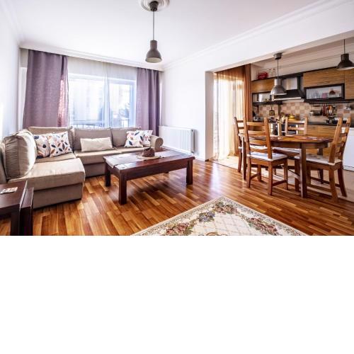 Comfy Flat Close to Viaport Asia Shopping Mall