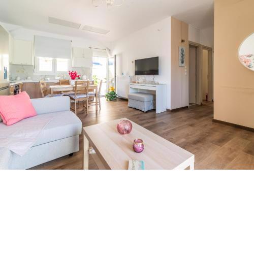 Comfy House For Families & Couples With BackYard