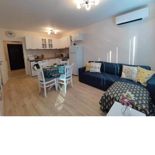 Comfy & quiet 2 Bed flat Great Location Parking