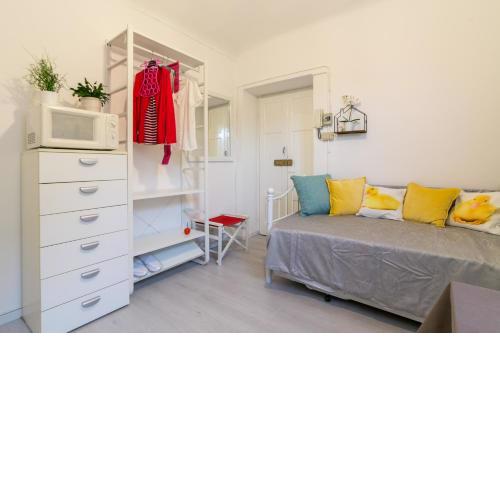Commenda White Studio