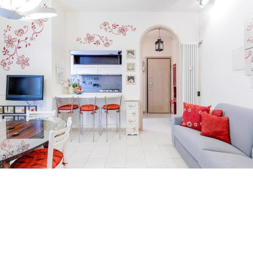 Como Colorful Apartment