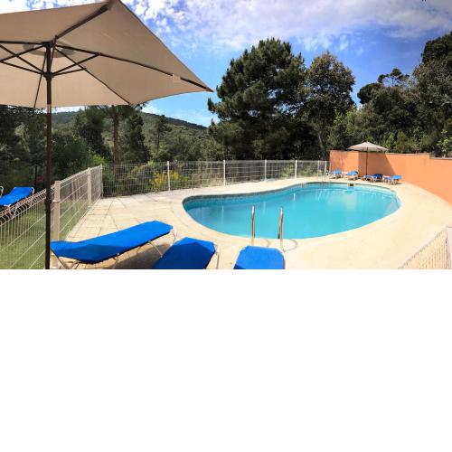 Cómoda e íntima Villa con piscina pricvada. 4 suites + 4 hab. + 2 baños