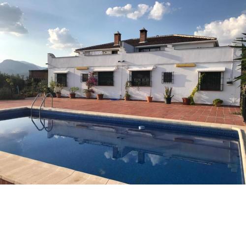 Complejo turístico con piscina