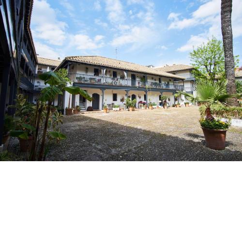 Conde Central Courtyard by Valcambre