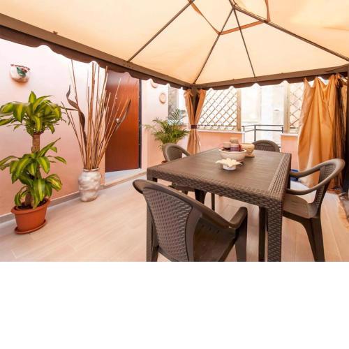Condotti Apartment