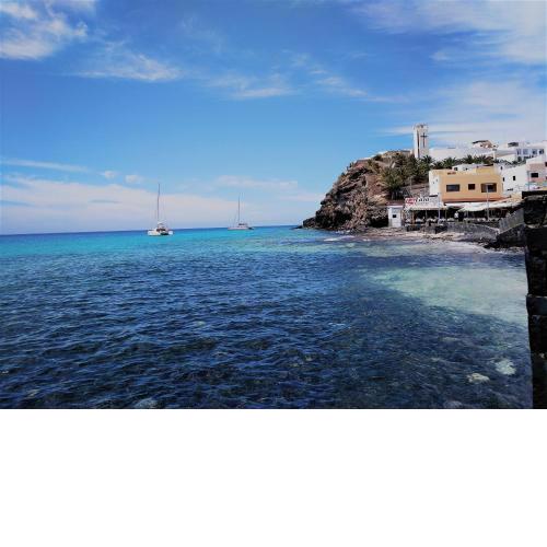 CONFORTABLE, BRIGHT, WELL LOCATED APARTMENT