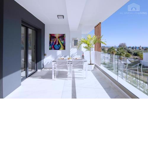 Contemporary apartment 8 min to Puerto Banus