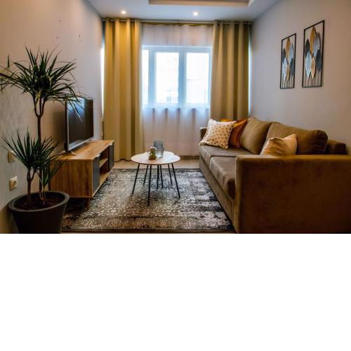 Contemporary & Spacious Renovated Apartment, DT Syntagma, /Touristic Area
