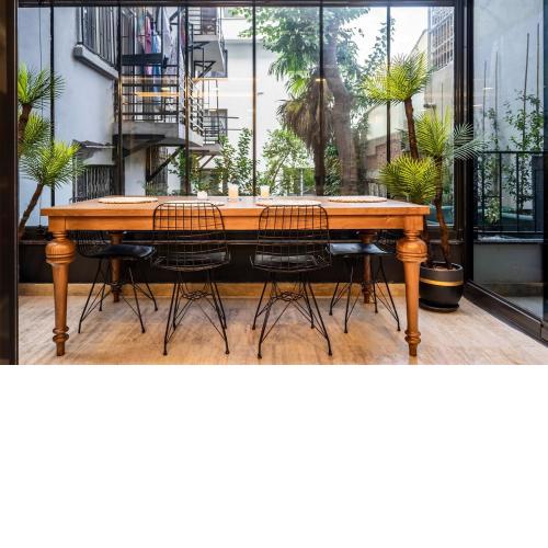 Convenience Meets Luxury in the Heart of the City