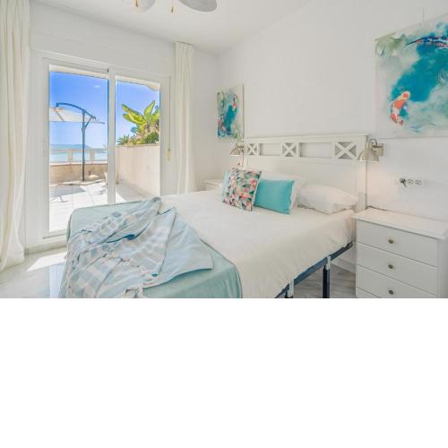 Coral Paradise Apartment with Swimming Pool
