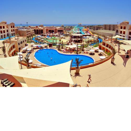 Coral Sea Aqua Club Resort