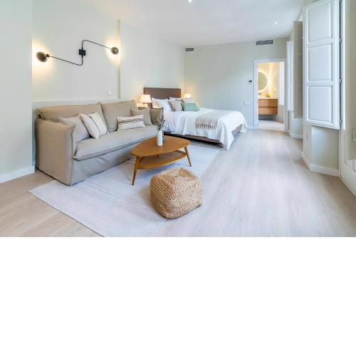 Cordoba Home Center Suites & Free Private Parking