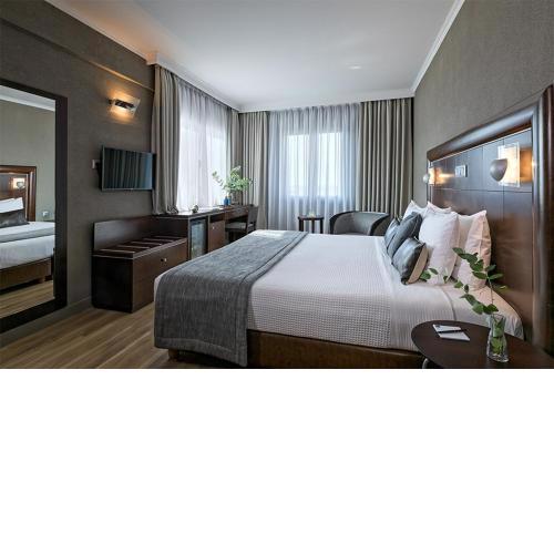 CORFU GOLD LUXURY SUITES