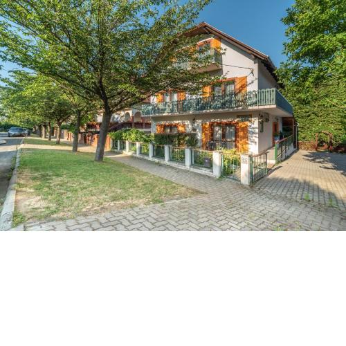 Corona Villa