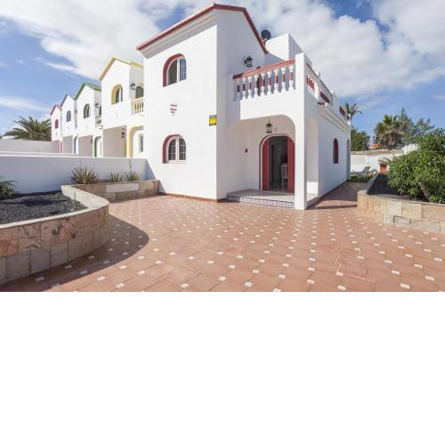 Corralejo Art Villa Galera Beach- Breathtaking Sea View, Private Pool, BBQ & Wifi by Amazzzing Travel