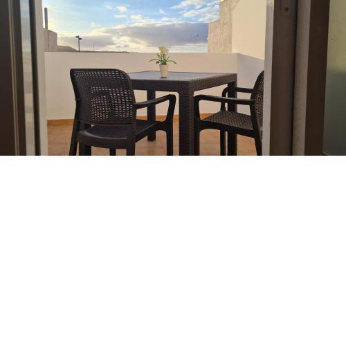 CORRALEJO WONDERFUL 100×100 happiness