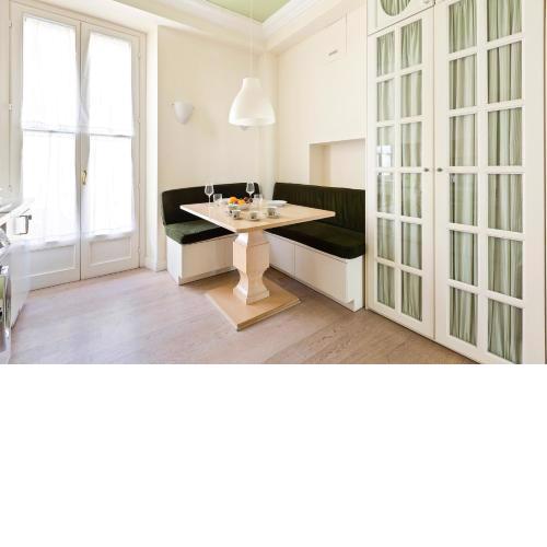 Corso Vercelli Elegant Apartment
