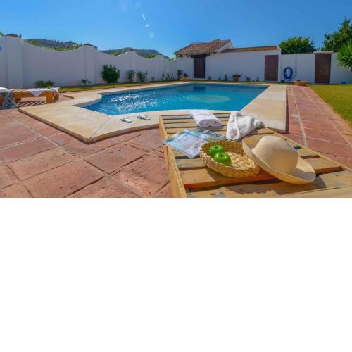 Cortijo Alejandro Malaga - Campanillas by Ruralidays