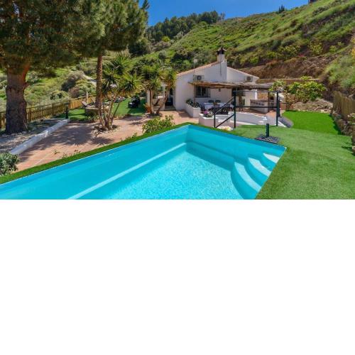 Cortijo Baeza Torrox by Ruralidays