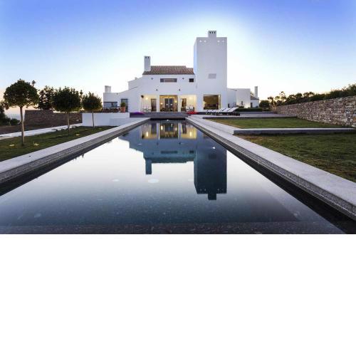 Cortijo exclusivo rodeado de un olivar centenario