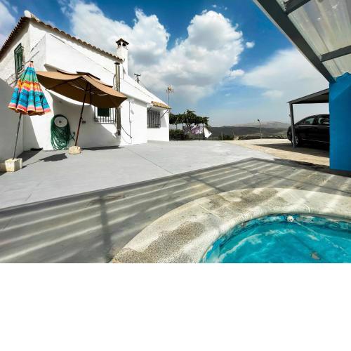 Cortijo La Viñolilla en zona rural (Montefrío)