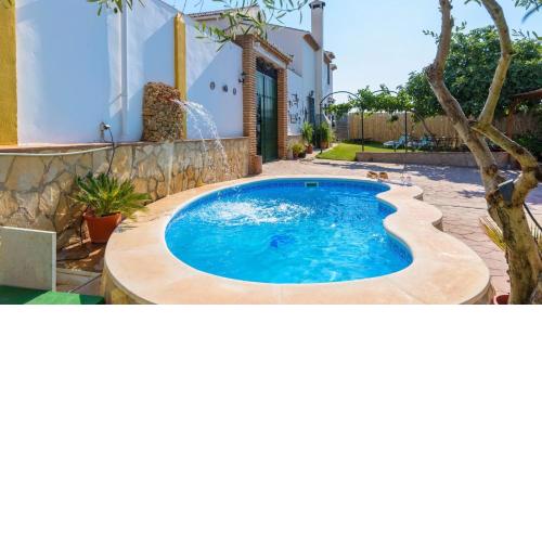 Cortijo los Dólmenes Antequera by Ruralidays