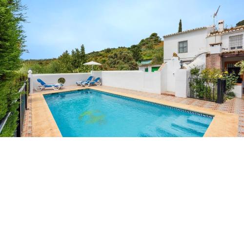 Cortijo los Valles Alozaina by Ruralidays