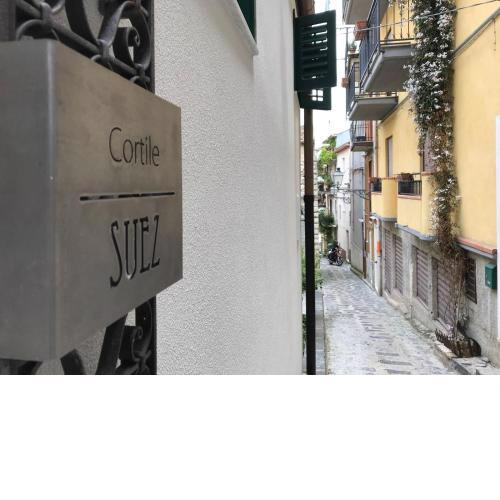 Cortile Suez