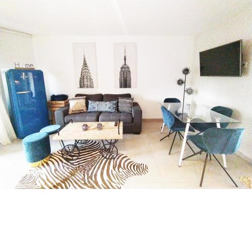 Cosmopolitan by Lovely Property