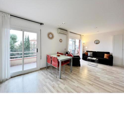 Costes Road Apartment