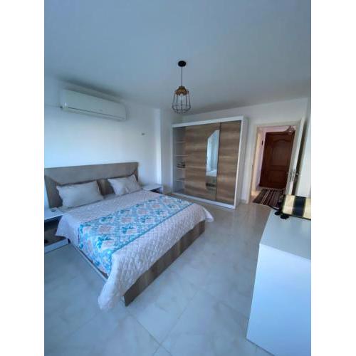 Cosy, 1 Bedroom Apartment with sea view