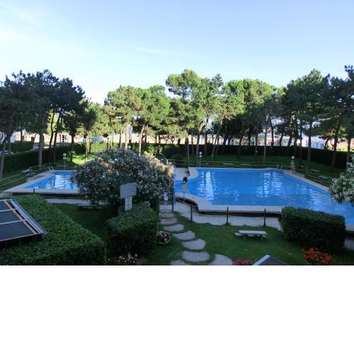 Cosy and bright residence with swimming pool with sea view