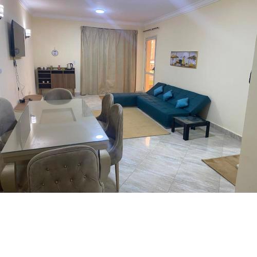 Cosy apartment in compound/ 5 beds (New Cairo)