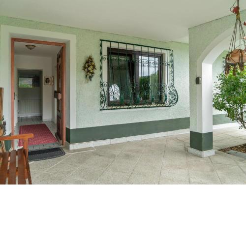 Cosy Apartment in Oed hling with Garden