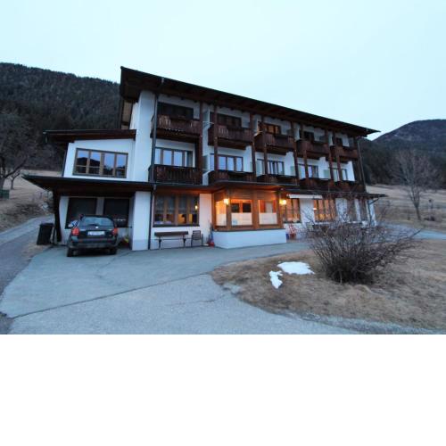 Cosy Apartment in Weissensee near Ski Lift