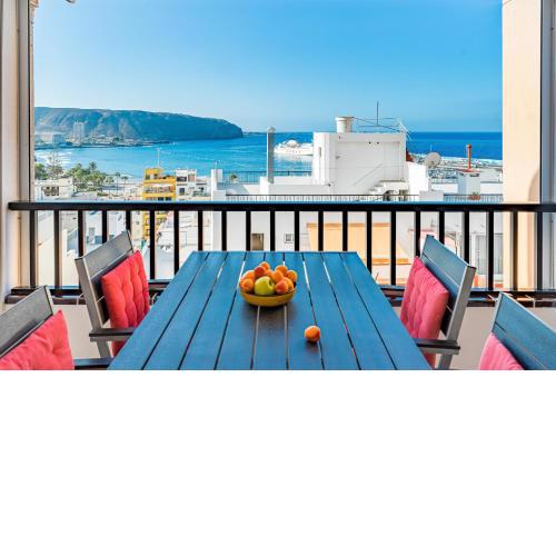 Cosy apartment with sea view in Los Cristianos