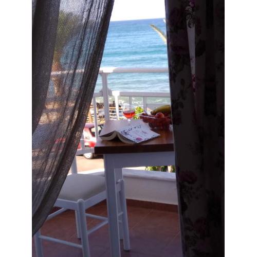 Cosy Apartment with Sea View