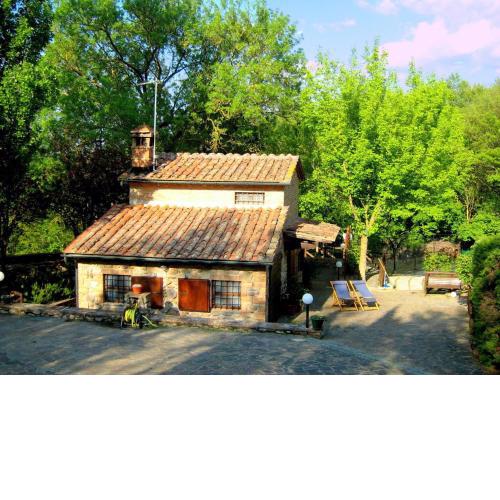 Cosy Cottage in Chiusdino with Garden