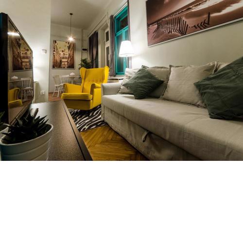 COSY ONE BEDROOM APARTMENT IN PARTY DISTRICT. K30