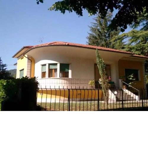 Cosy villa in Barga in an attractive location